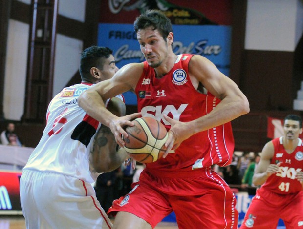 basquete Flamengo x Pinheiros (Foto: Marcelo Figueras / FIBA)