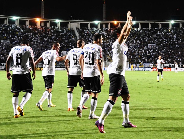 Pato Corinthians x Tijuana (Foto: Marcos Ribolli / Globoesporte.com)