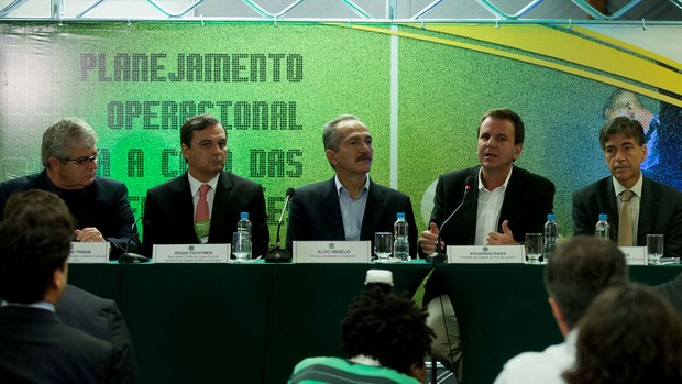 Copa das confederações Ricardo Trade, Regis Ficthner, aldo rebelo, Luiz fernandes Luis PAdilha e Eduardo paes (Foto: Celso Pupo / Agência Estado)