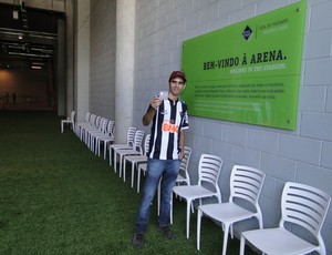 Gleison Lucas Pereira, primeiro visitante do Mineirão (Foto: Valeska Silva / Globoesporte.com)