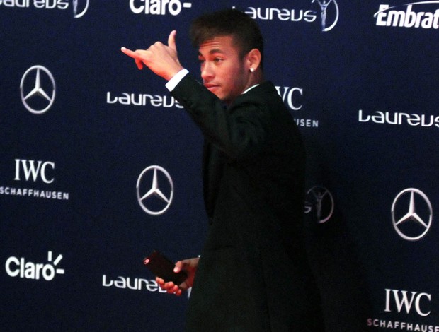 Prêmio Laureus - Neymar saindo do prêmio (Foto: André Durão)