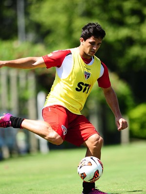 Aloísio no treino do São Paulo (Foto: Marcos Ribolli)