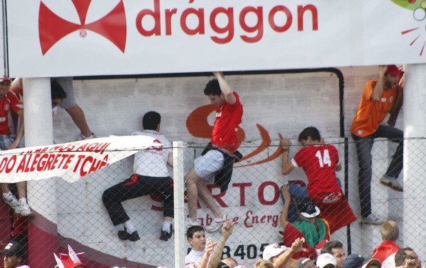 são luiz muro inter 19 de outubro final ijuí (Foto: Diego Guichard/Globoesporte.com)