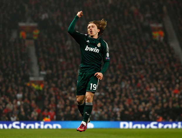 modric manchester united x real madrid (Foto: AP)