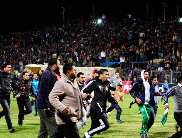 egito confusão estádio (Foto: Reuters)