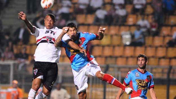 Luis Fabiano, São Paulo x Arsenal de Sarandi (Foto: Marcos Ribolli)