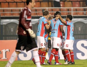 Dario Ismael comemora gol do Arsnal de Sarandi contra o São Paulo (Foto: AP)