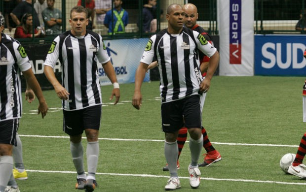 Donizete no showbol do Botafogo (Foto: Ricardo Cassiano/Divulgação)