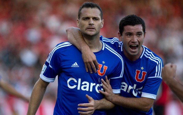 Guillermo Marino comemora gol da Universidad de Chile sobre o Newell's Old Boys (Foto: AP)