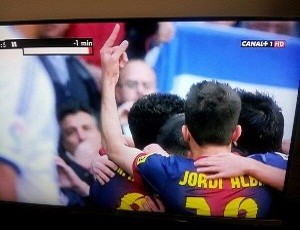 Jordi Alba gesto com os dedos (Foto: Reprodução Marca.com)