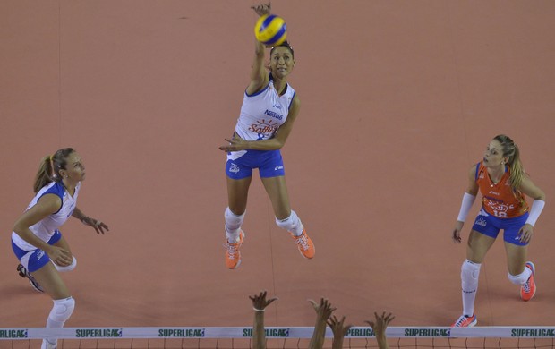 Jaqueline, Minas x Osasco Superliga feminina de vôlei (Foto: Douglas Magno/VIPCOMM)