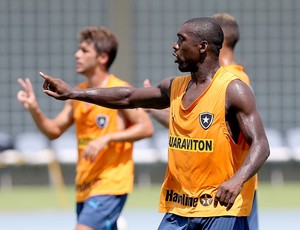 Seedorf no treino do Botafogo (Foto: Satiro Sodré / Agif)