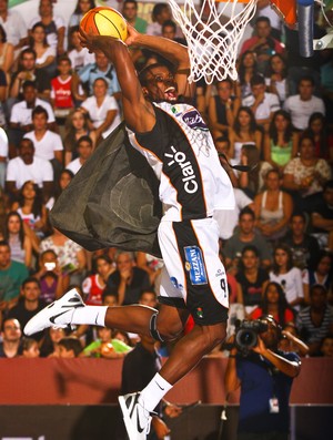 Gui Bauru Basquete (Foto: Luiz Pires / LNB)