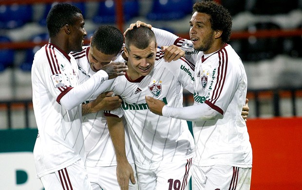 Wagner comemora gol do Fluminense contra o Huachipato (Foto: Victor Ruiz / AP)