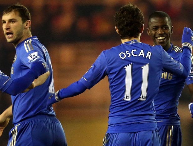 Ramires comemora gol do Chelsea sobre o Middlesbrough (Foto: AP)