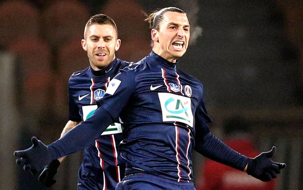 Ibrahimovic comemora gol do PSG contra o Olympique (Foto: Reuters)