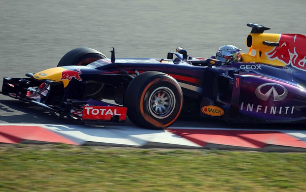 sebastian vettel RBR testes Barcelona (Foto: Agência EFE)