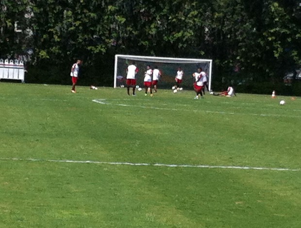 Jogadores do São Paulo no treino desta terça na Barra Funda (Foto: Carlos Augusto Ferrari)