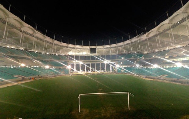 Arena Fonte Nova iluminada à noite em 25/02/2013 (Foto: Natalia Arjones / Divulgação / Arena Fonte Nova)