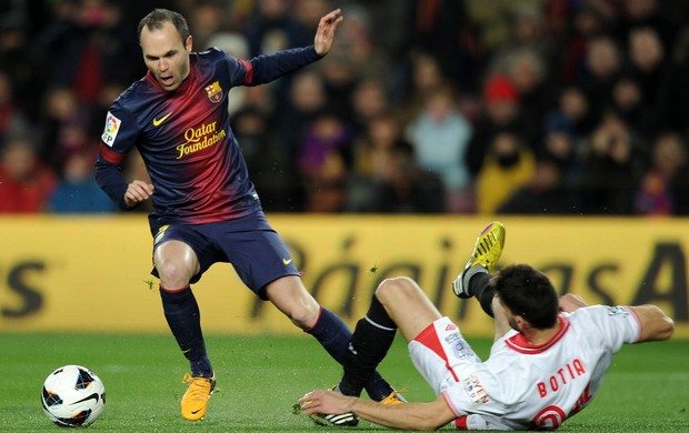 Iniesta, Barcelona x Sevilla (Foto: AFP)