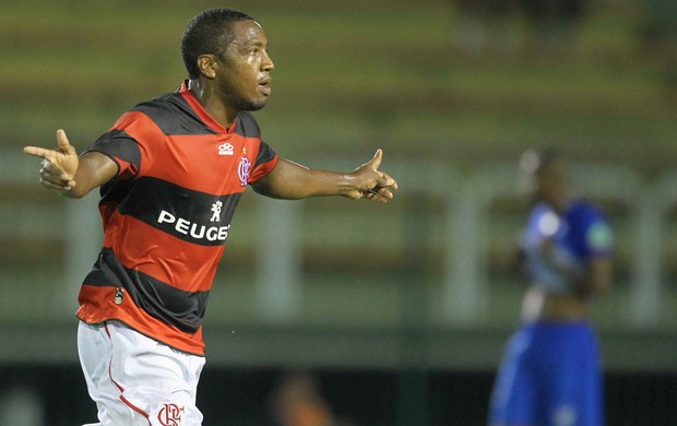 Renato Abreu comemora gol do Flamengo sobre o Olaria (Foto: Ernesto Carriço/Agência Estado)