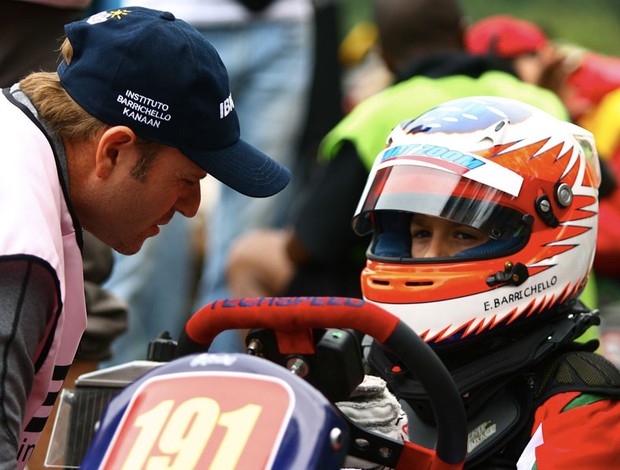 Rubens Barrichello  estreia de seu filho Dudu no kart (Foto: Bruno Terena / Divulgação)