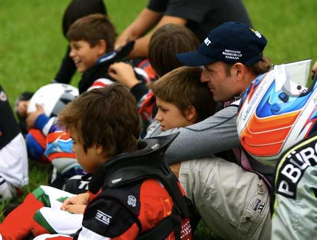 Rubens Barrichello  estreia de seu filho Dudu no kart (Foto: Bruno Terena / Divulgação)