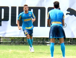 Gabriel no treino do Botafogo (Foto: Fred Huber)