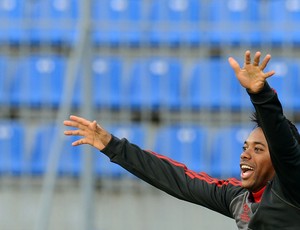 Robinho no treino do Milan (Foto: AFP)