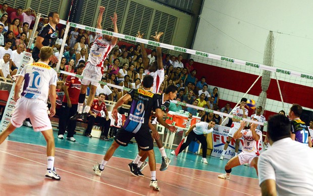 Pindamonhangaba Pinda x Vôlei Futuro Superliga (Foto: Luis Claudio Antunes/ PortalR3)