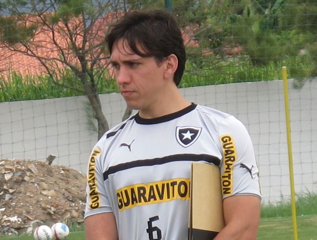 Gustavo Magliocca, médico Botafogo (Foto: Thales Soares / Globoesporte.com)