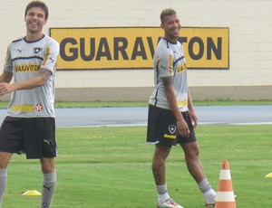 Bolívar e Antônio Carlos botafogo (Foto: Fred Huber)