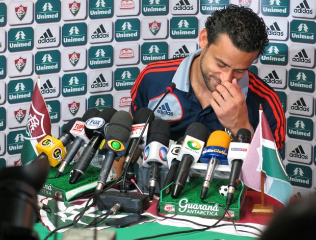 Fred coletiva fluminense, rindo ao falar do vídeo (Foto: Edgar Maciel de Sa)