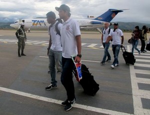 Desembarque do Corinthians em Cochabamba (Foto: Diego Ribeiro)