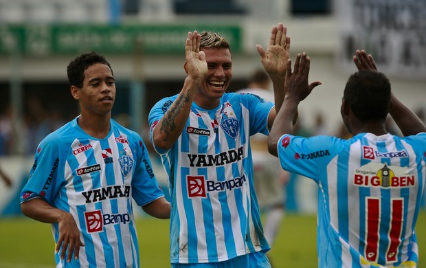 Rafael Oliveira comemorando seu gol (Foto: Tarso Sarraf / O Liberal)