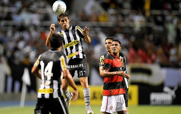 Fellype Gabriel na partida do Botafogo contra o Flamengo (Foto: Fernando Soutello / Agif)