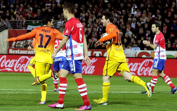 Messi comemora gol do Barcelona contra o Granada (Foto: EFE)