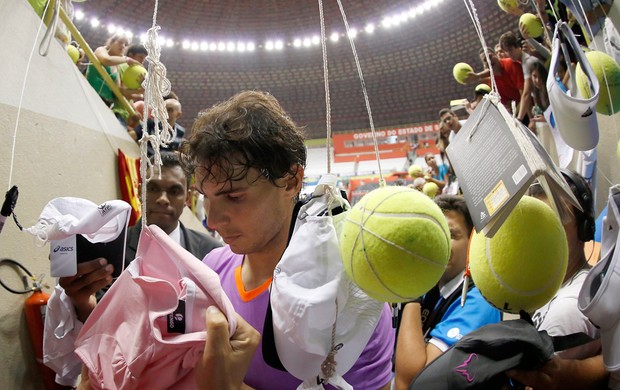 Rafael Nadal tênis Brasil Open autógrafos caçadores (Foto: Marcelo Ferrelli/inovafoto)