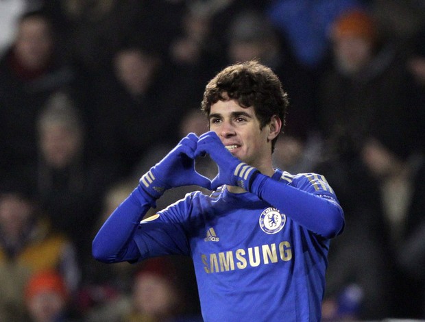 Oscar comemora gol do Chelsea sobre o Sparta Prague (Foto: Reuters)