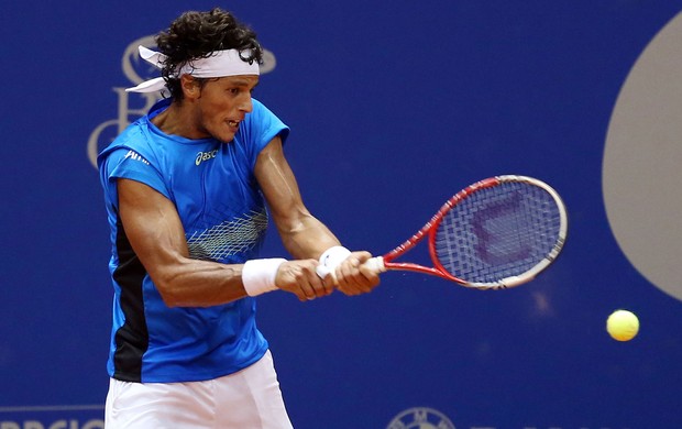 João Souza Feijão em jogo contra Rafael Nadal pelo Brasil Open 2013 (Foto: Gaspar Nobrega/inovafoto)