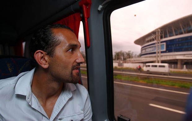 No trajeto do aeroporto ao Olímpico, Barcos passou pela Arena do Grêmio (Foto: Lucas Uebel/Grêmio FBPA)