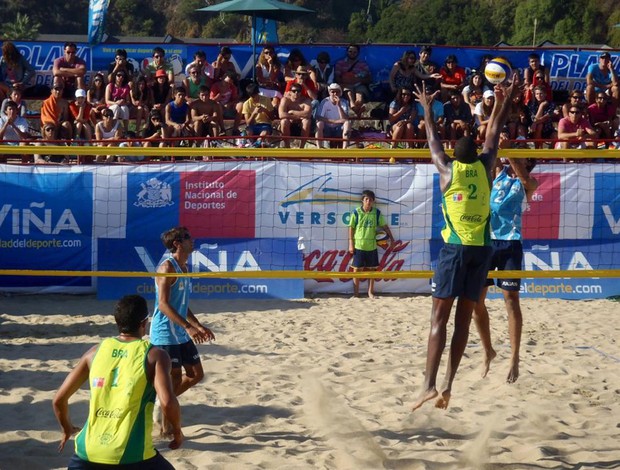 vôlei de praia sul-americano Evandro e Vitor Felipe (Foto: Divulgação)