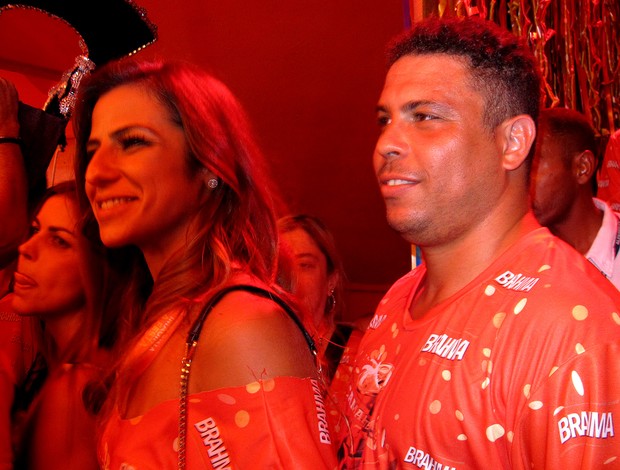 Ronaldo ao lado da nova namorada, Paula Morais (Foto: Cíntia Barlem)