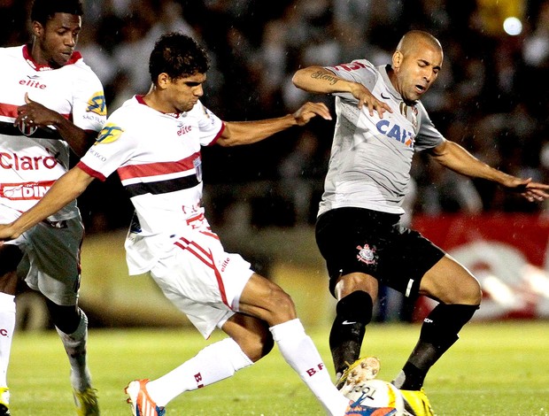 Emerson no jogo do Corinthians contra o Botafogo-SP (Foto: Daniel Augusto Jr. / Ag. Corinthians)