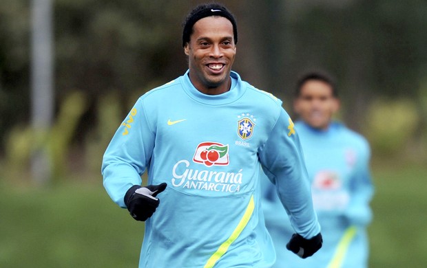 ronaldinho gaucho brasil treino (Foto: Agência EFE)