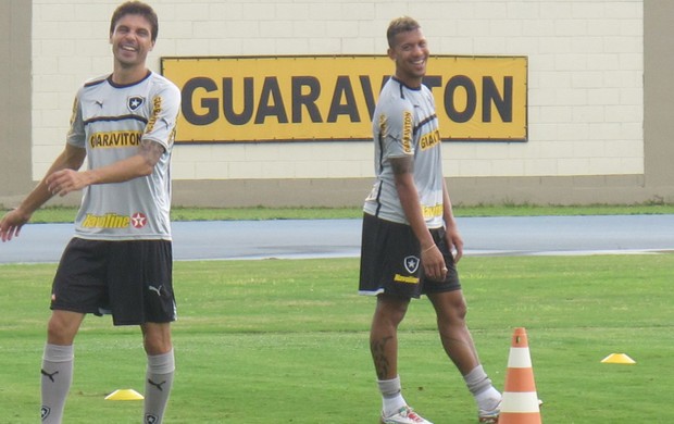 Bolívar e Antônio Carlos botafogo (Foto: Fred Huber)