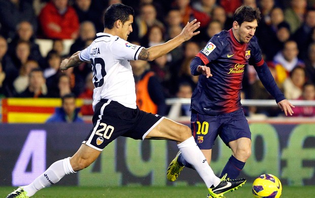 Messi na partida do Barcelona contra o Valencia (Foto: Reuters)