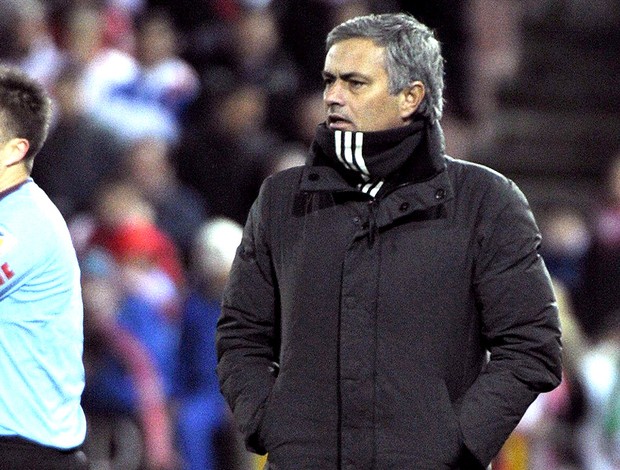 José Mourinho na partida do Real Madrid (Foto: EFE)