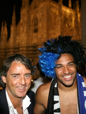 Roberto Mancini Adriano Inter de Milão (Foto: AFP)