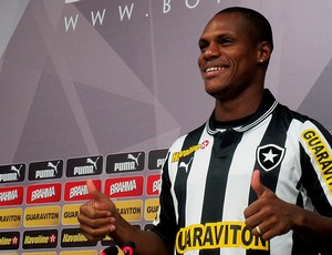 André Bahia botafogo apresentação (Foto: Fred Huber)